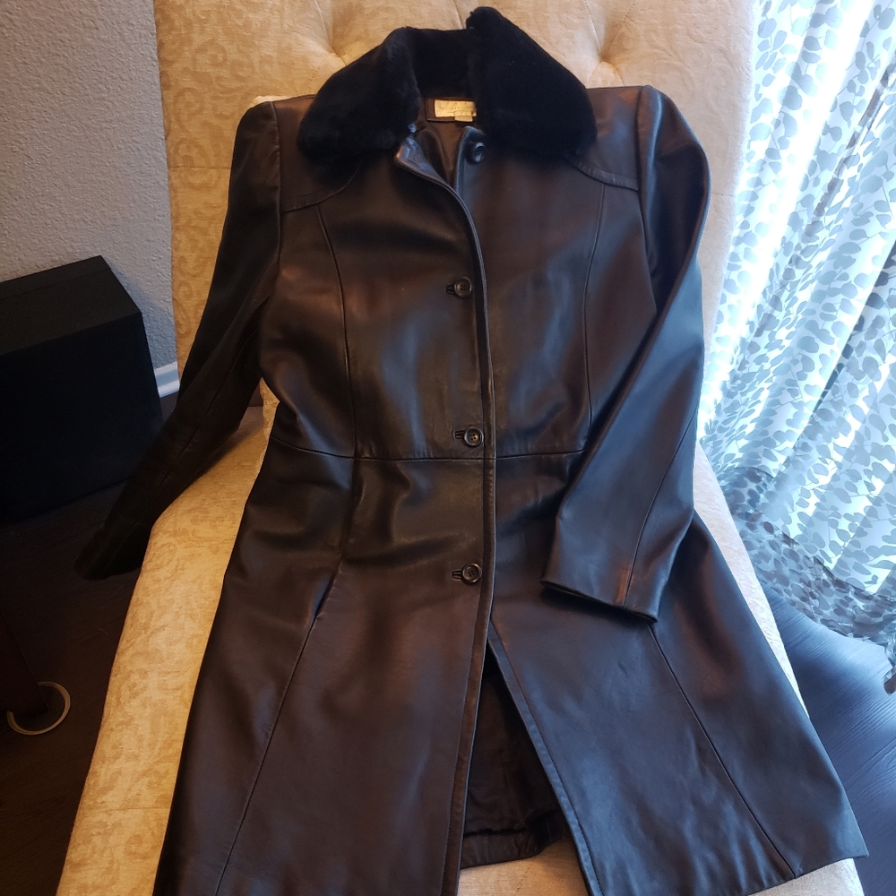 Worthington Lamb skin coat with faux fur collar